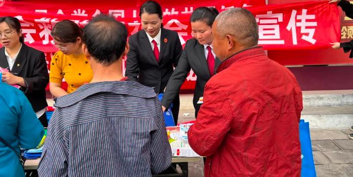 荔波法院：森林防火宣傳，防患于未“燃”