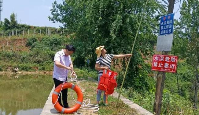 息烽縣溫泉鎮(zhèn)|開(kāi)展防汛安全巡查 ，筑起汛期安全堡壘